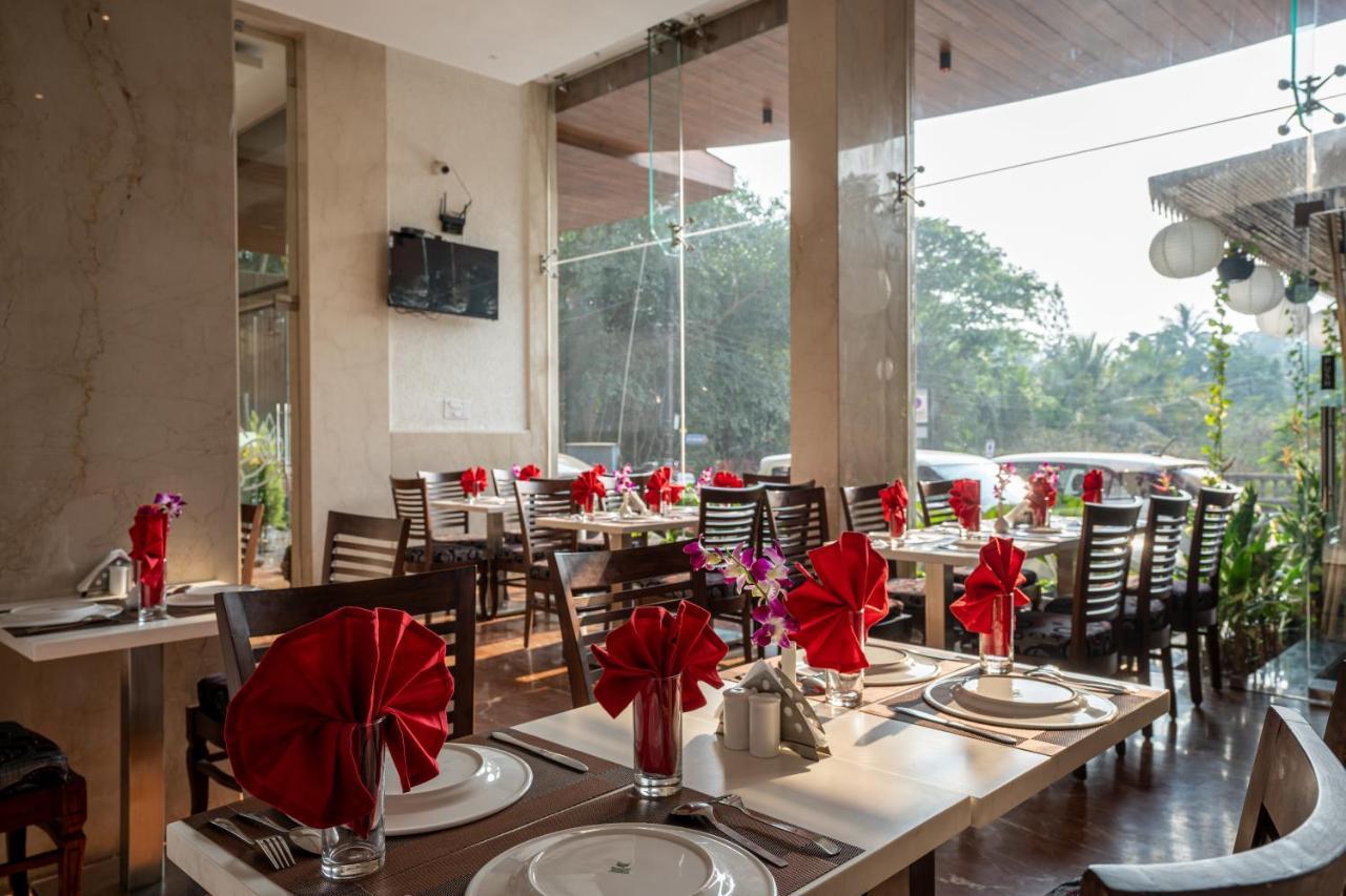 Le Seasons Resort Candolim Esterno foto