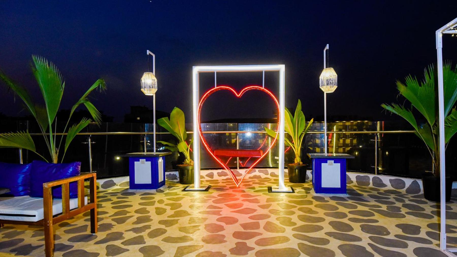 Le Seasons Resort Candolim Esterno foto