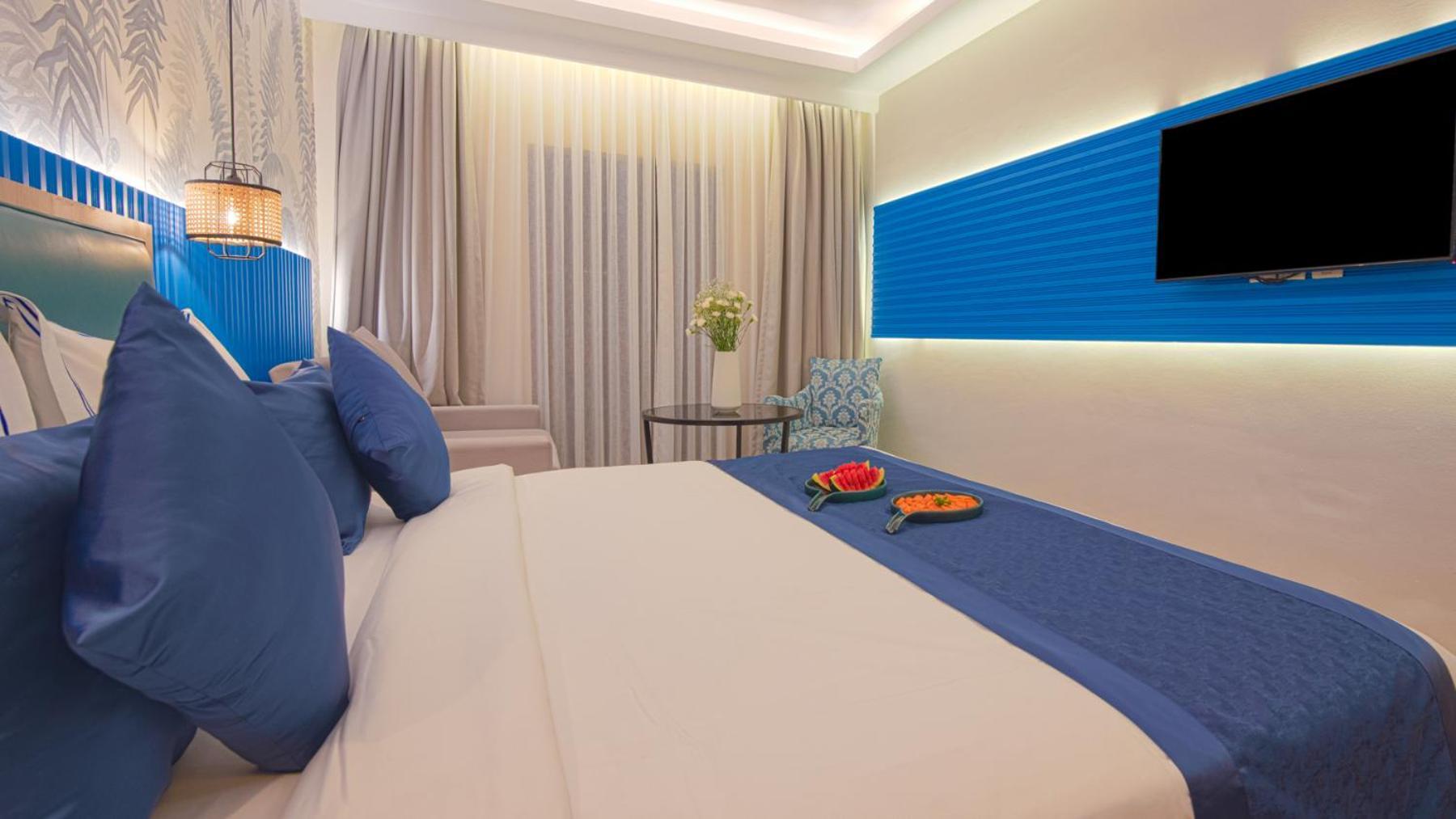 Le Seasons Resort Candolim Esterno foto